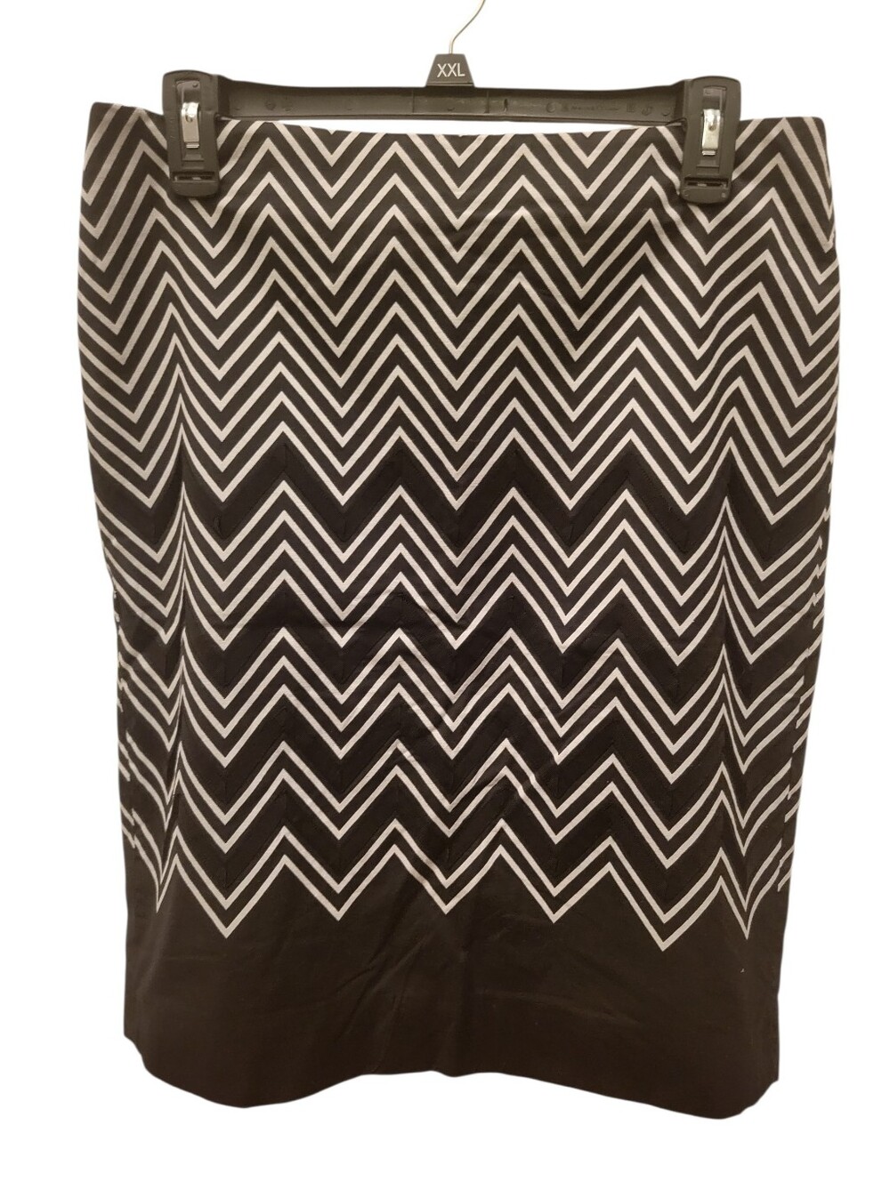 White House Black Market Black & White Chevron Pencil Skirt